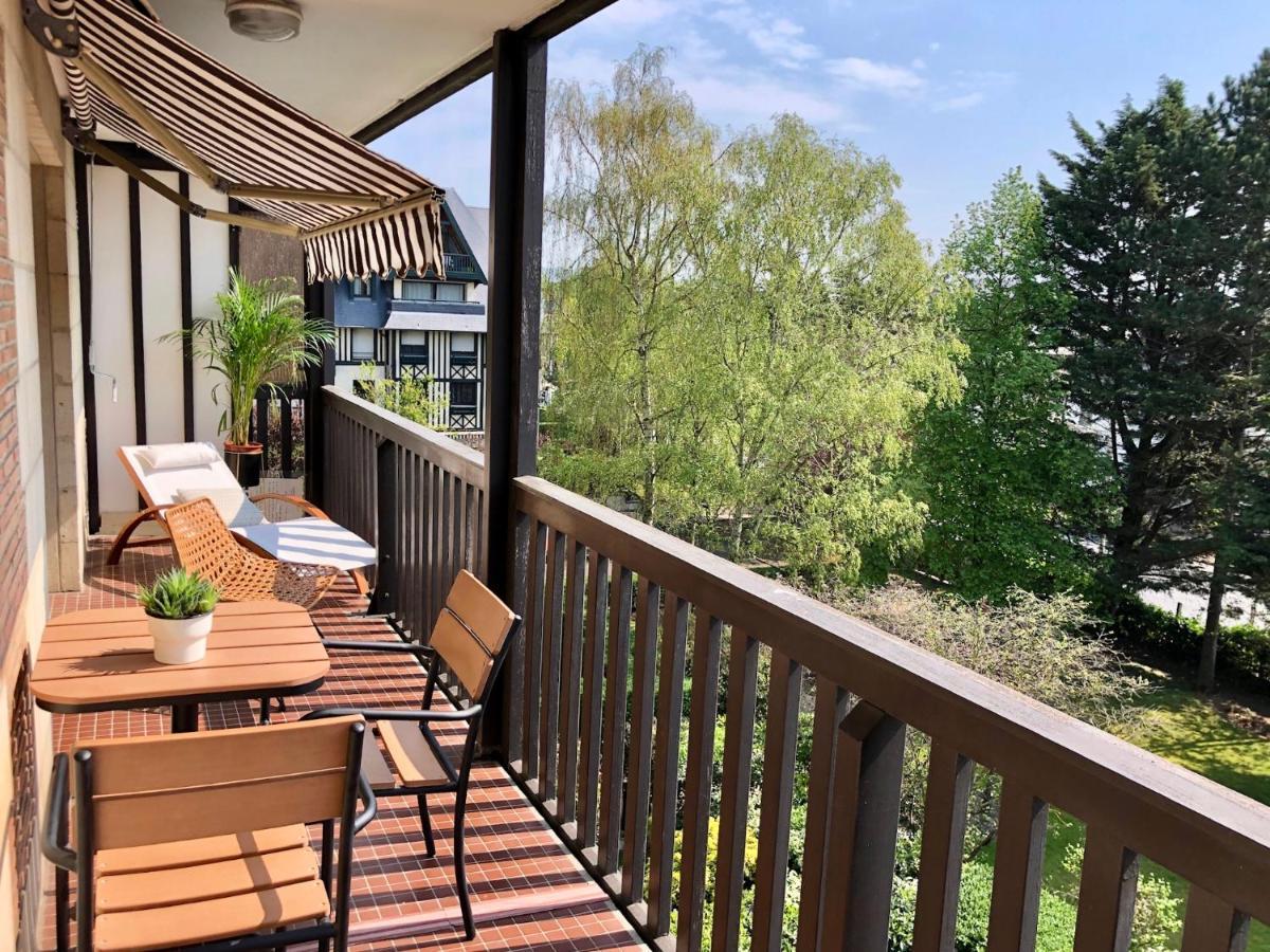 Beau Studio Terrasse Vue Jardin - A 2 Pas De La Mer Deauville Exteriör bild